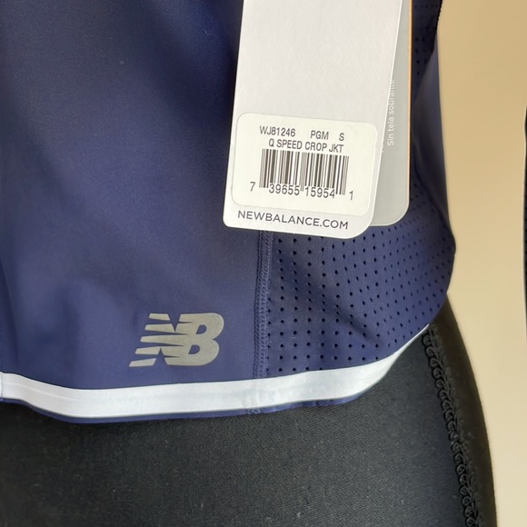 New Balance Q Speed Cropped Jacket - Picture 3 of 4